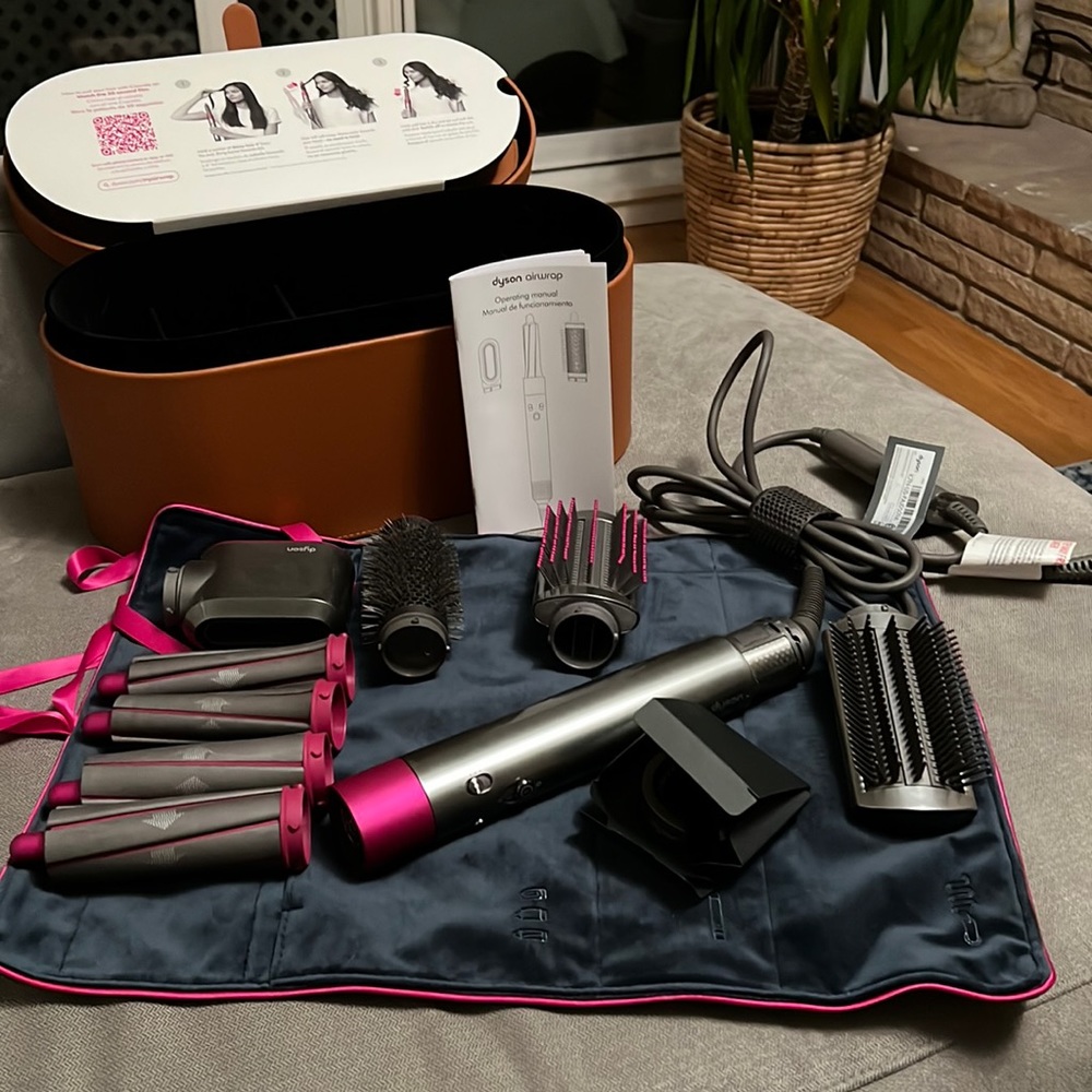 Dyson Airwrap Complete Styler - NEW!